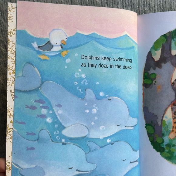 How Do Giraffes Take Naps? A Little Golden Book Baby Picture Book - Picture 3 of 11